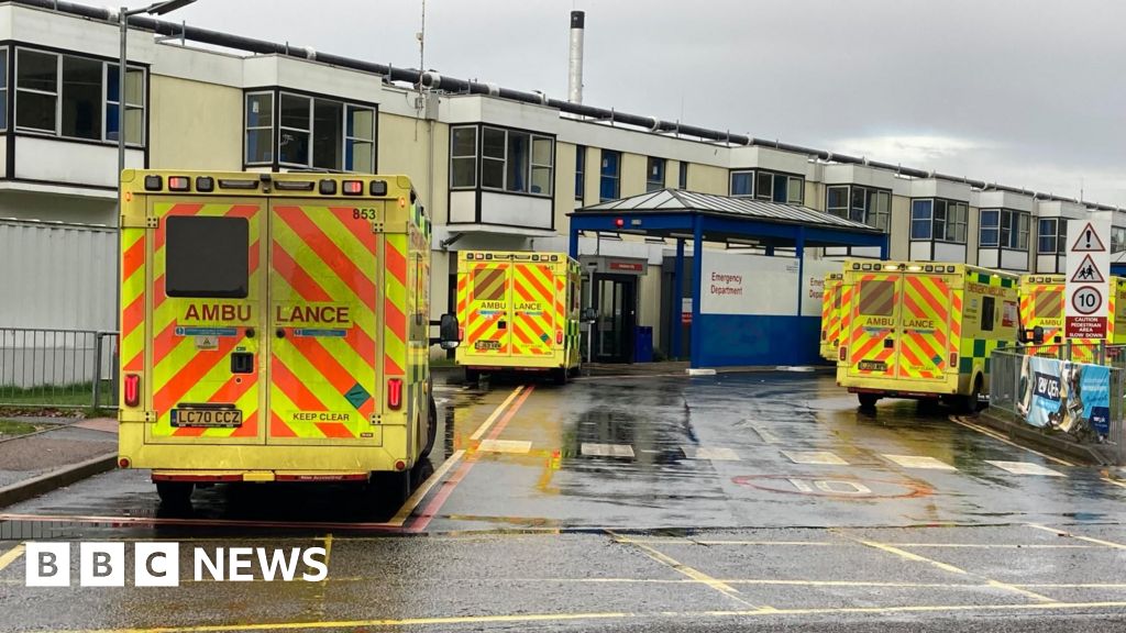 Queen Elizabeth Hospital in King’s Lynn shuts beds to save money Queen Elizabeth Hospital in King’s Lynn shuts beds to save money
