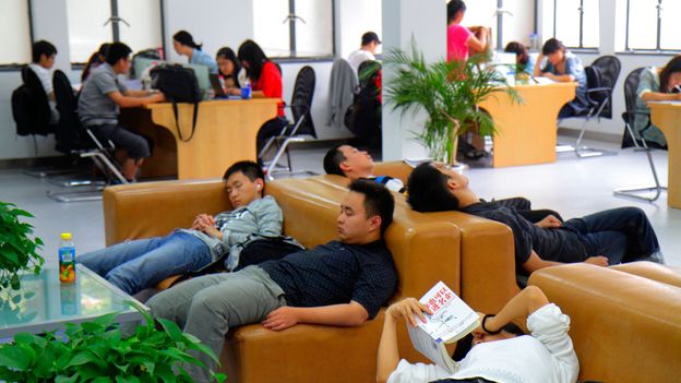 The body-clock science behind later school start times The body-clock science behind later school start times