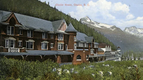 Revelstoke Museum & Archives A hand-painted postcard of Glacier House circa 1910 (Credit: Revelstoke Museum & Archives)