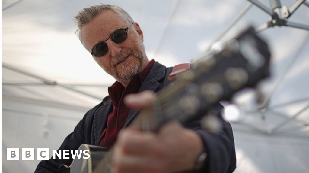 Why is Billy Bragg at the Bank of England? Why is Billy Bragg at the Bank of England?