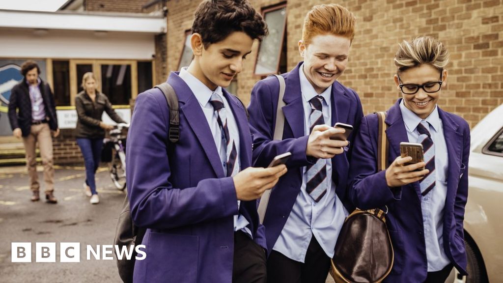 Should phones be allowed in schools? Should phones be allowed in schools?