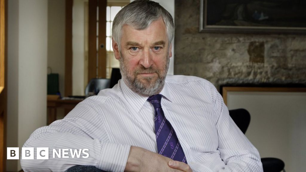 Former Holyrood presiding officer Sir Alex Fergusson dies