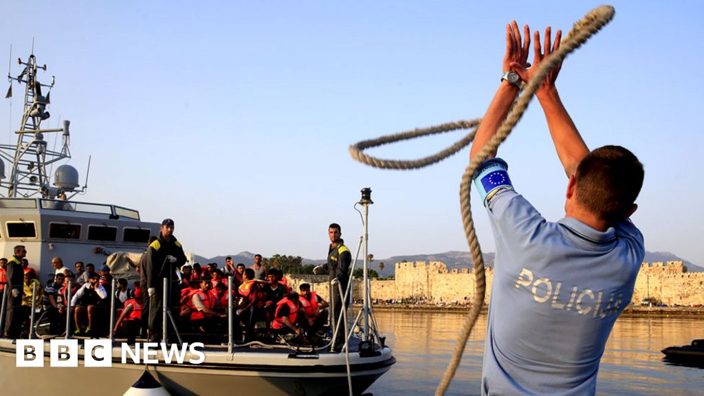 EU will send additional 10,000 guards to borders EU will send additional 10,000 guards to borders