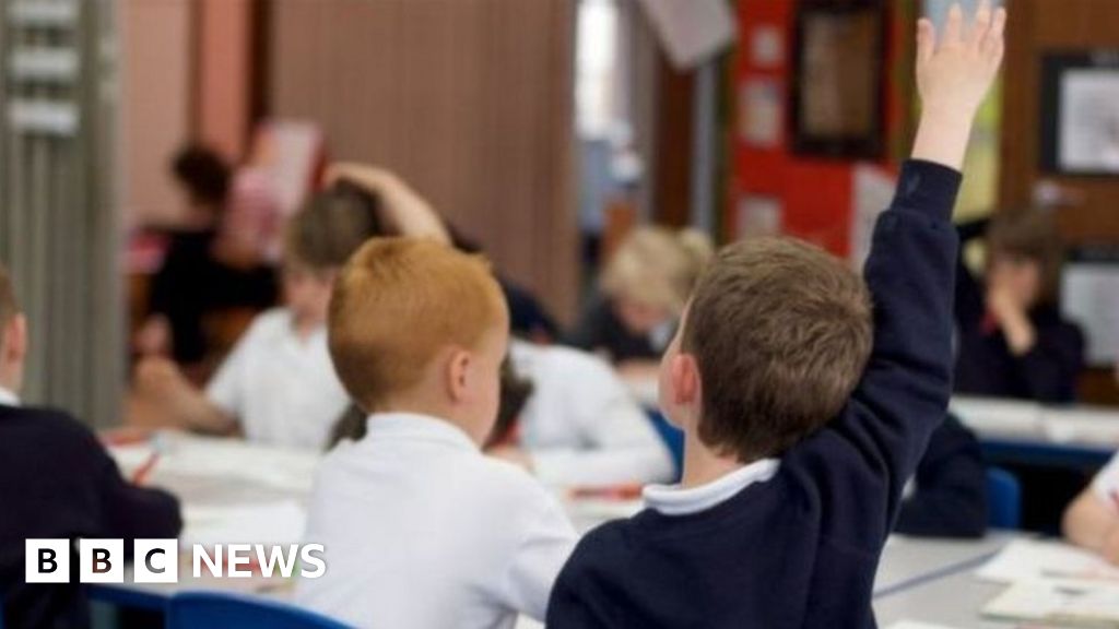 EIS members accept improved teachers’ pay offer as strike averted EIS members accept improved teachers’ pay offer as strike averted