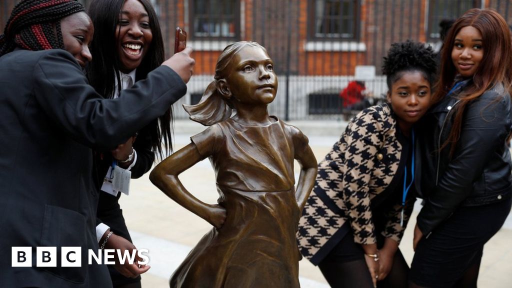 Fearless Girl statue in London promotes female leaders Fearless Girl statue in London promotes female leaders