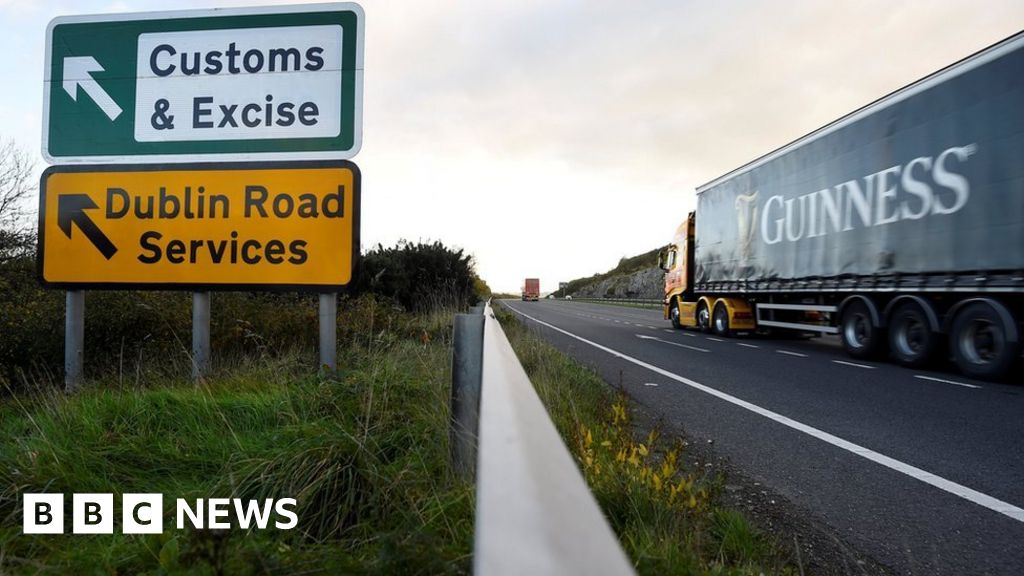 Tory leadership hopefuls set out Brexit Irish backstop policy