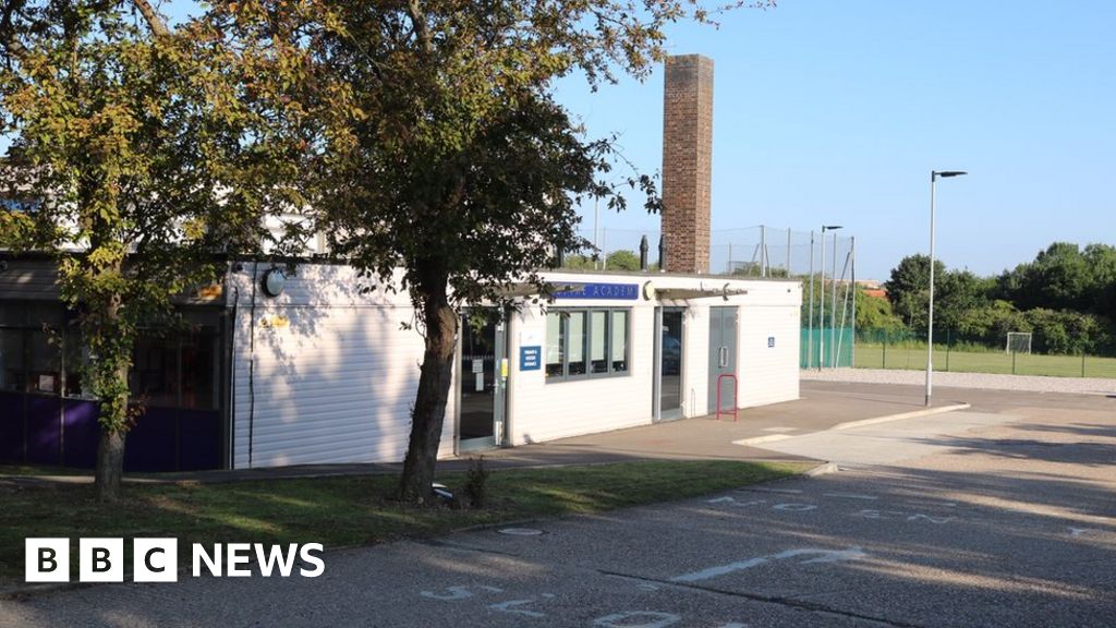 School reopens late as work overruns School reopens late as work overruns