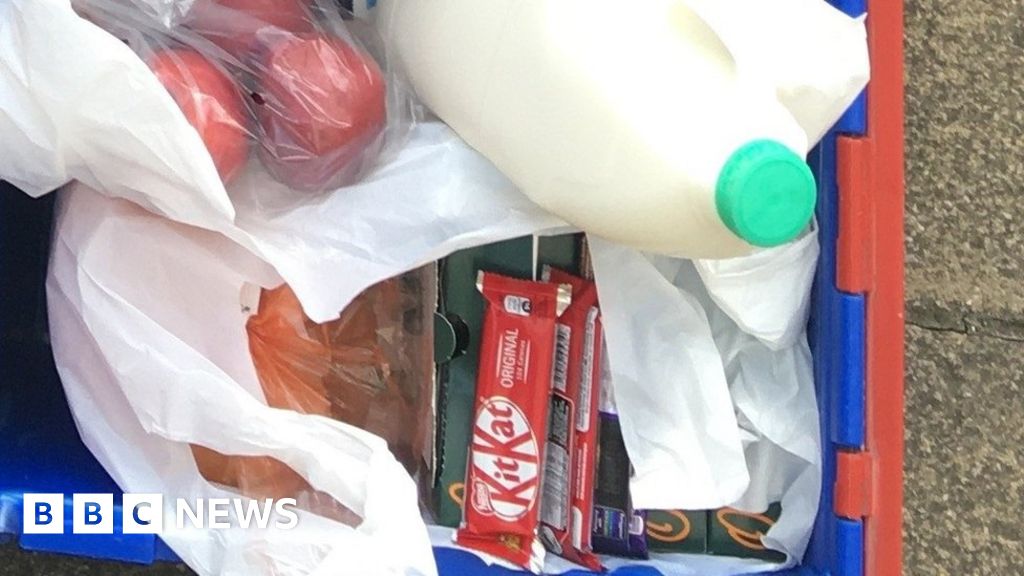 Teignbridge Council delivers food aid to elderly man Teignbridge Council delivers food aid to elderly man