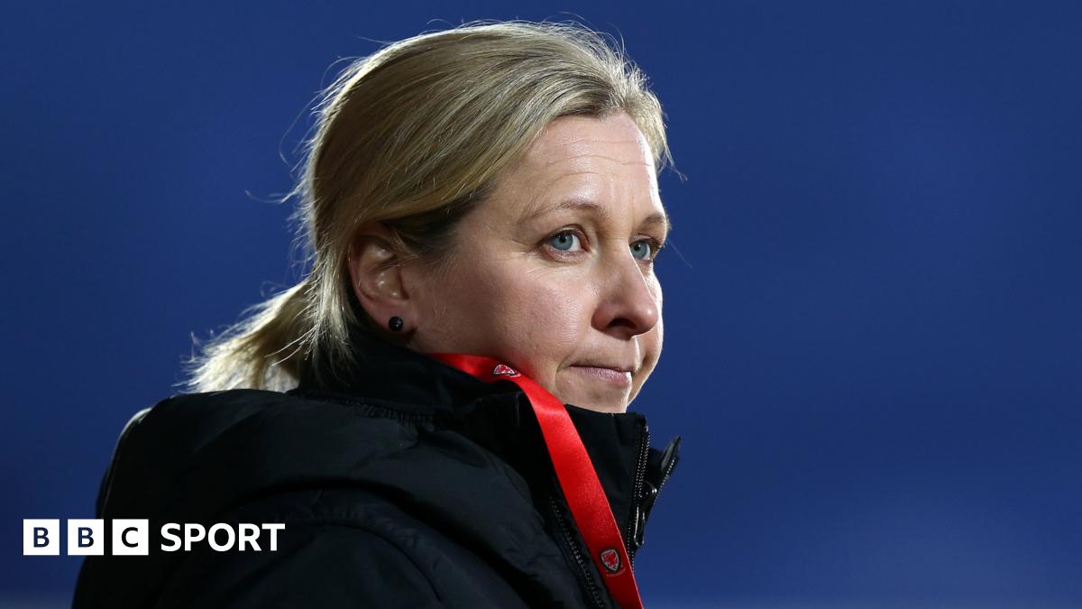 Jayne Ludlow: Wales manager leaves role Jayne Ludlow: Wales manager leaves role
