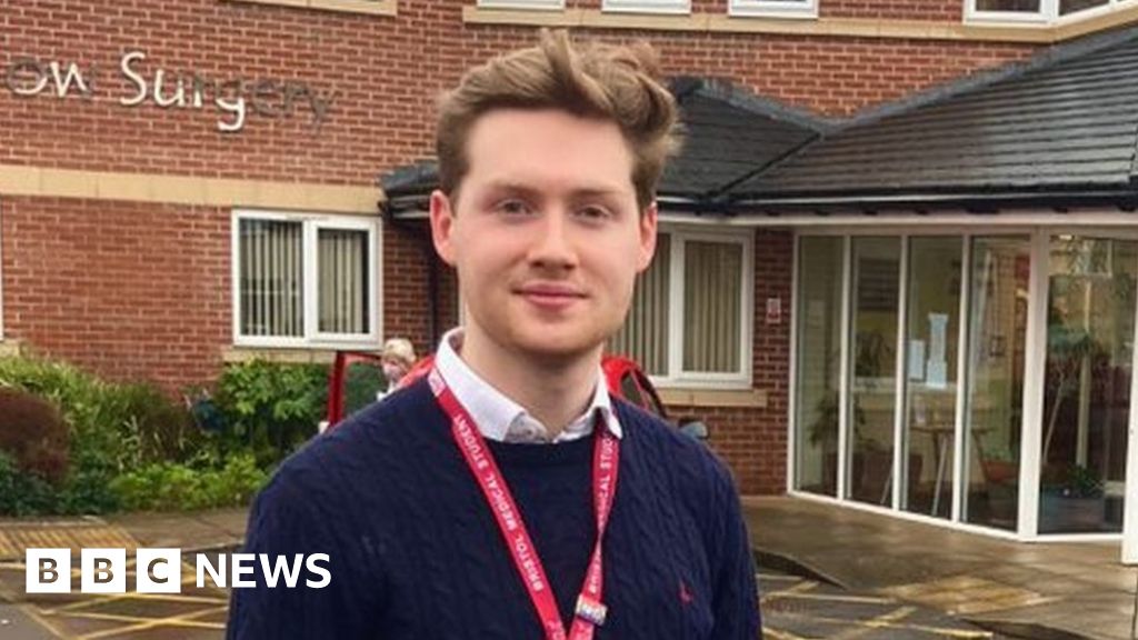 Hundreds of student doctors ‘on front line’ fighting pandemic Hundreds of student doctors ‘on front line’ fighting pandemic
