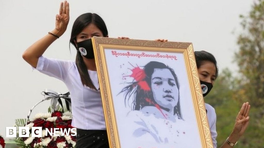 Huge crowds mourn woman killed in protests Huge crowds mourn woman killed in protests