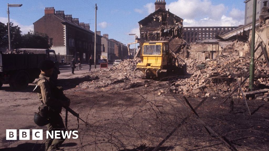 ‘Robust conversation’ as parties meet Lewis over legacy ‘Robust conversation’ as parties meet Lewis over legacy