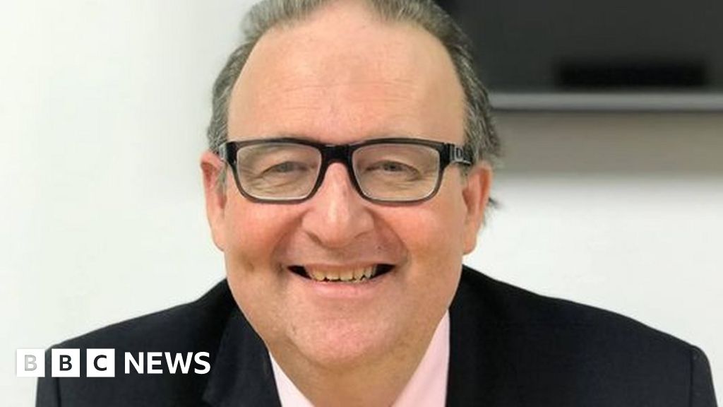 Tributes paid to Bolton Council leader Tributes paid to Bolton Council leader
