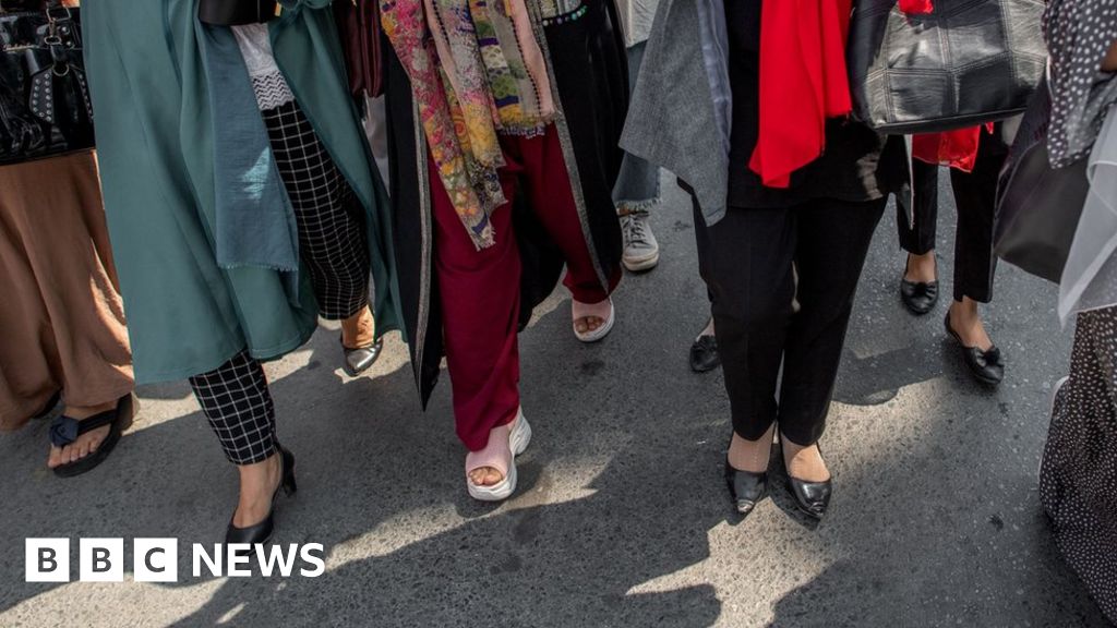Stay home, female Kabul government workers told Stay home, female Kabul government workers told