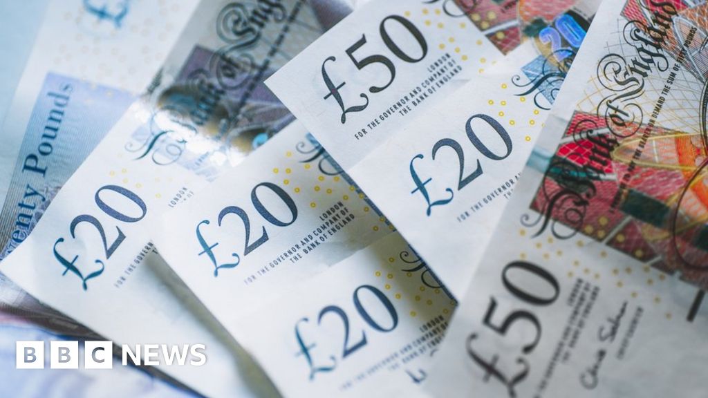 Vale of Glamorgan council: £280k directors plan criticised Vale of Glamorgan council: £280k directors plan criticised
