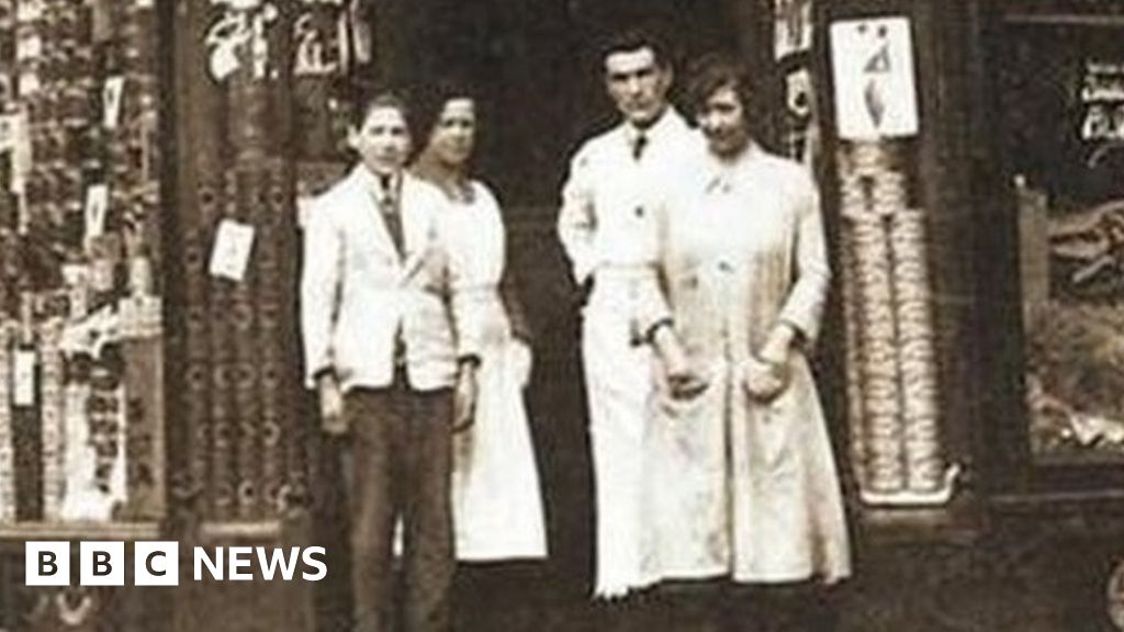 Bradford retail giant in the bagging area Bradford retail giant in the bagging area