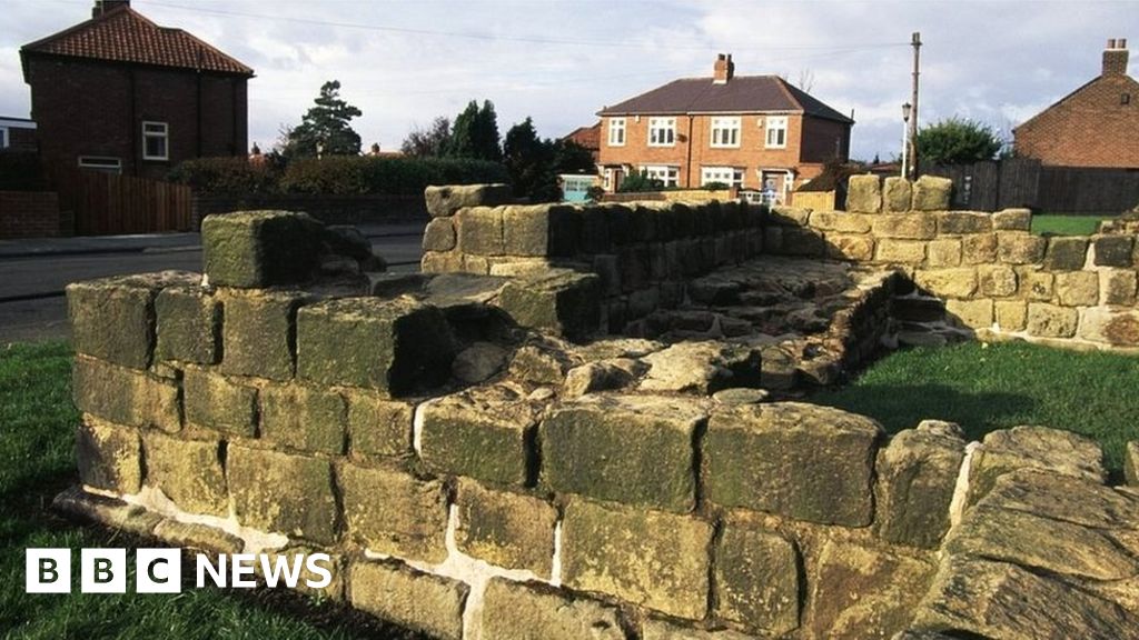 Hadrian’s Wall trail should include Newcastle’s West End, says MP Hadrian’s Wall trail should include Newcastle’s West End, says MP