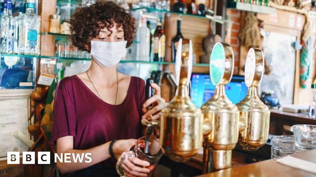 Women ‘unable to progress’ due to low pay Women ‘unable to progress’ due to low pay