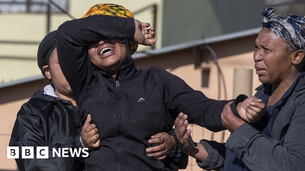 Fifteen shot dead in Soweto township bar Fifteen shot dead in Soweto township bar