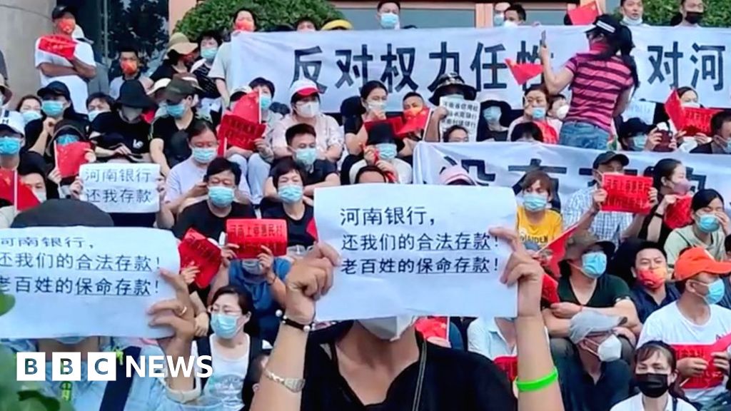 China to repay customers after mass bank protests