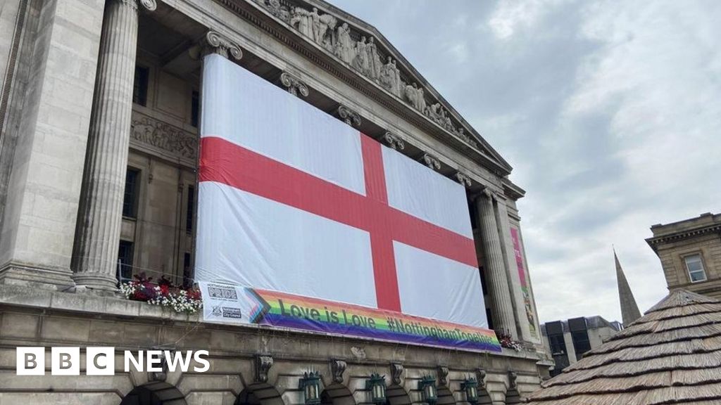 Nottingham City Council puts up 60ft England flag Nottingham City Council puts up 60ft England flag