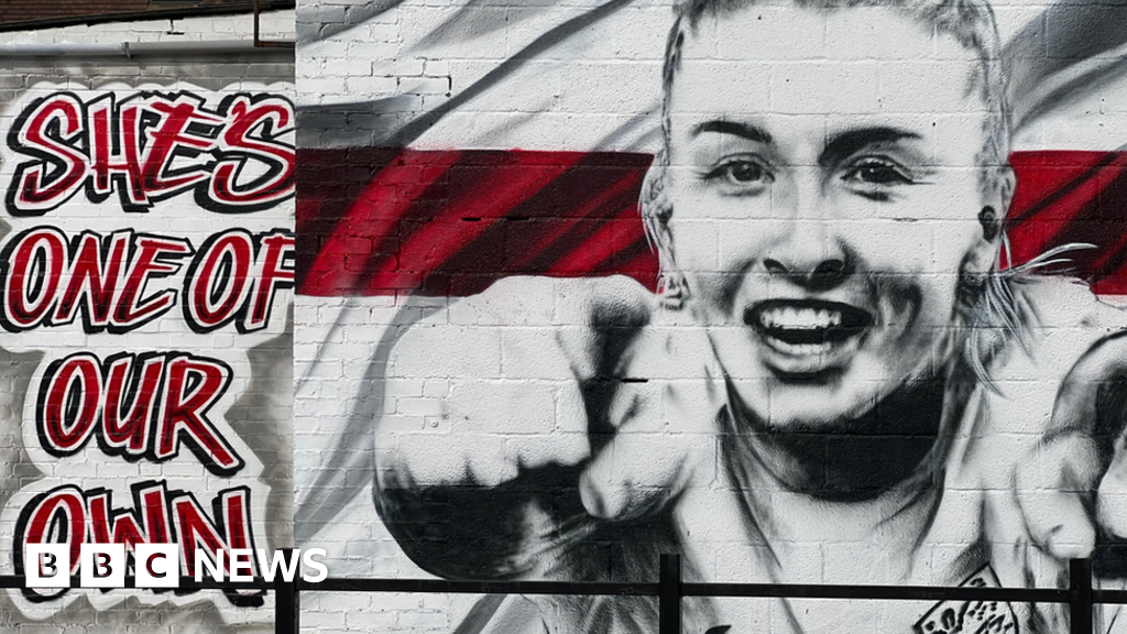 England captain painted in Newport Pagnell mural