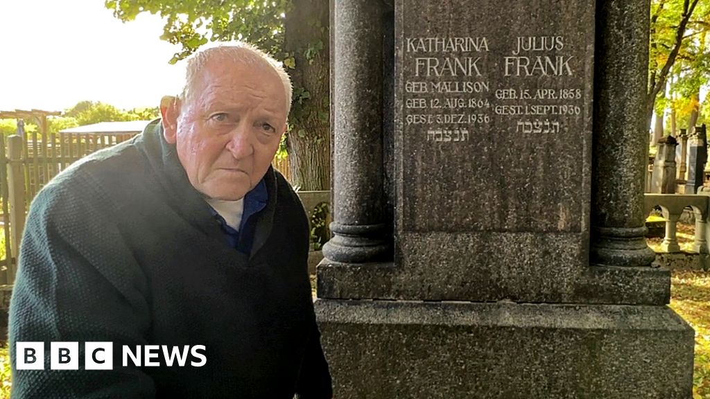 ‘I never knew my mother escaped the Holocaust’ ‘I never knew my mother escaped the Holocaust’