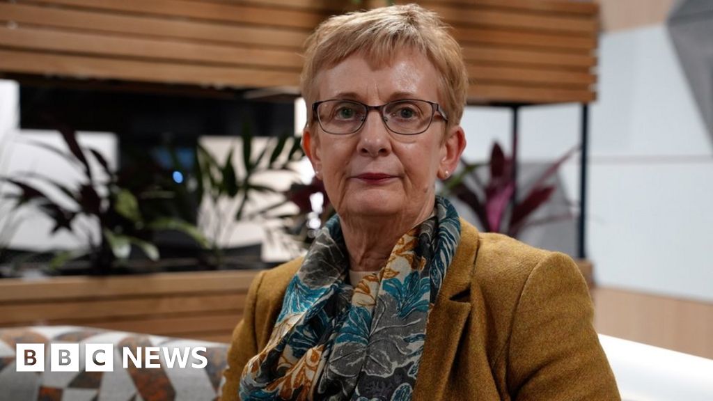 Health boss apologises to patients for ‘poor’ experience