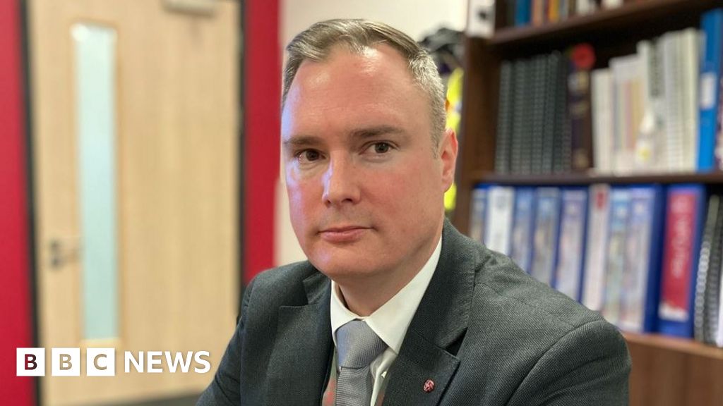 Faulty Oldham school site causing pupils stress, head teacher says