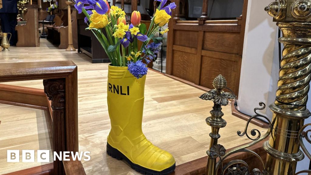 Service in Douglas commemorates legacy of RNLI founder