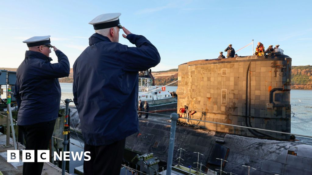 UK’s last Trafalgar submarine makes final voyage UK’s last Trafalgar submarine makes final voyage