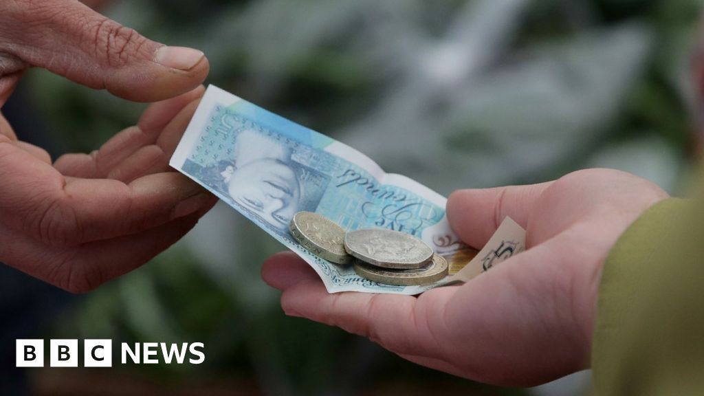 UK wealth gap ‘widening over past decade’ says report