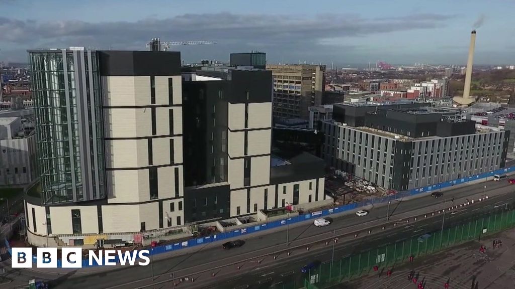 £335m building has ‘unsafe cladding’ £335m building has ‘unsafe cladding’