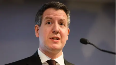 European Photopress Agency Chris Leslie