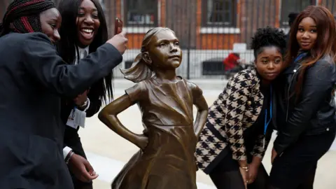 Reuters Fearless Girl statue