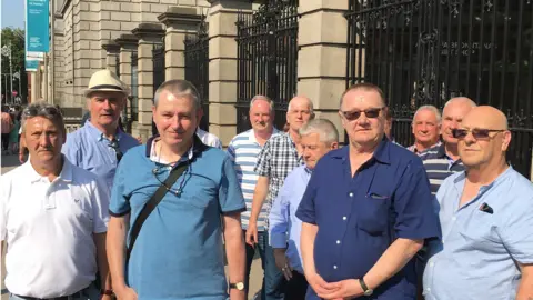 Cliodhna Russell/TheJournal.ie  John Boland outside the Irish parliament with some of his fellow campaigners