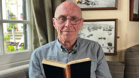 Mike Griffiths Mike Griffiths