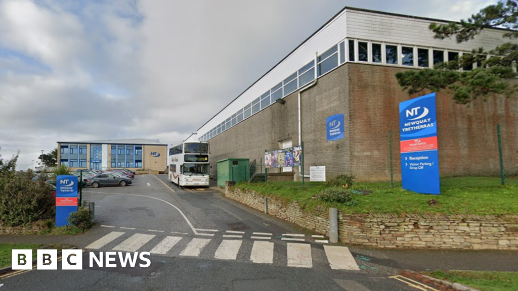 Newquay Tretherras School teachers take step towards striking Newquay Tretherras School teachers take step towards striking