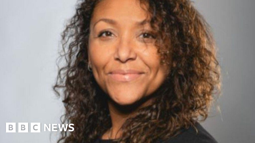 Hull College vice-principal Lynette Leith ‘humbled’ by OBE Hull College vice-principal Lynette Leith ‘humbled’ by OBE