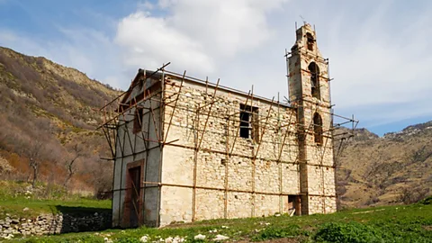 Alessandro de Ruvo Valle Piola, two hours from Rome, is on the market for 550,000 euros ($619,300). (Credit: Alessandro de Ruvo)