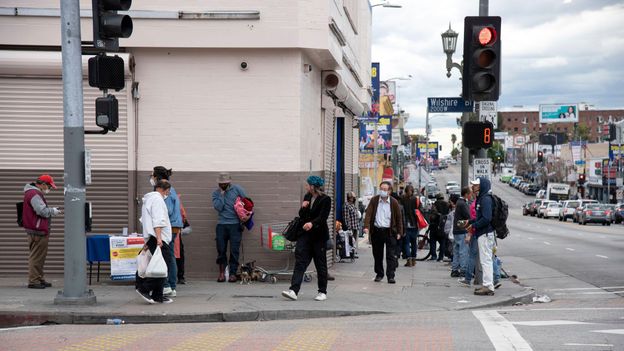 Why some city districts are hotter than others