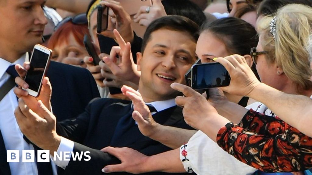 Volodymyr Zelensky: Comedian-president calls snap election