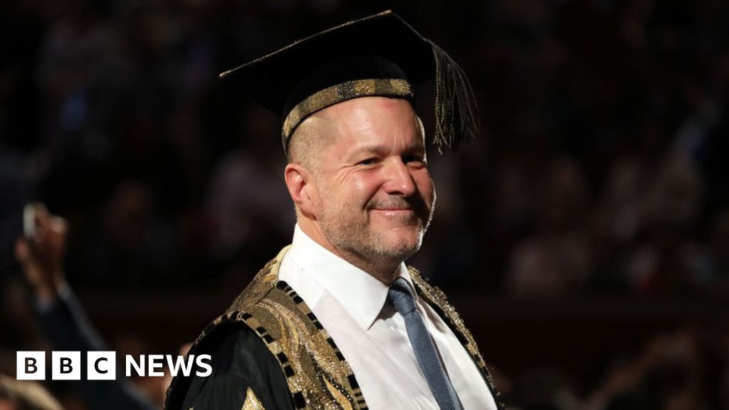 Who is Apple’s top designer Jony Ive?