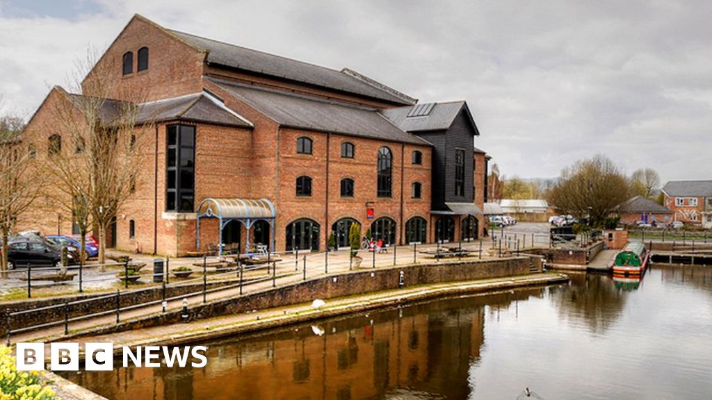 Theatr Brycheiniog bailout lack of scrutiny ‘regret’
