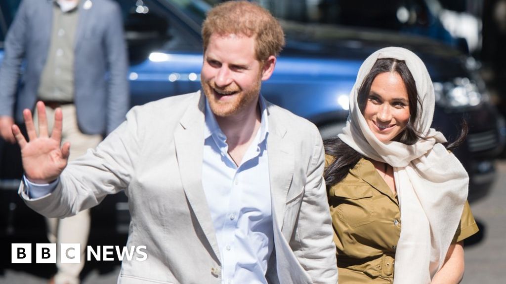 Meghan and Harry visit South Africa’s oldest mosque Meghan and Harry visit South Africa’s oldest mosque