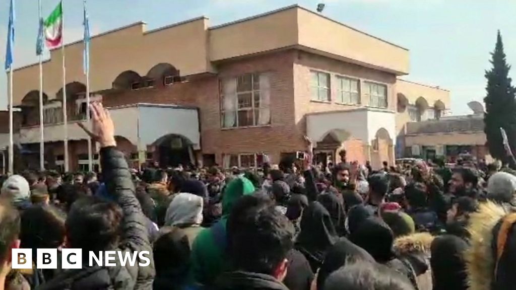 Second day of protests turns up heat on leaders