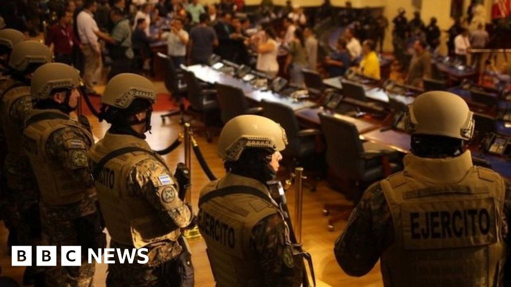Heavily-armed police and soldiers enter El Salvador parliament