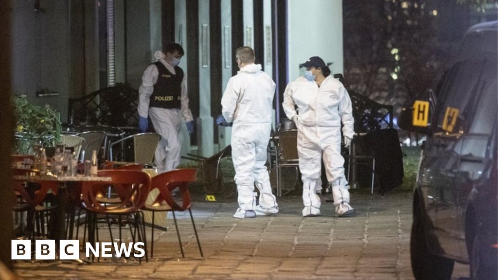 Austria hunts suspects after ‘Islamist terror’ attack Austria hunts suspects after ‘Islamist terror’ attack