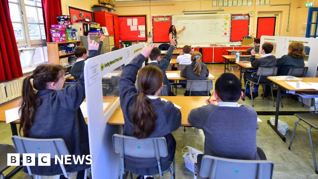 NI Assembly to meet to discuss school return NI Assembly to meet to discuss school return