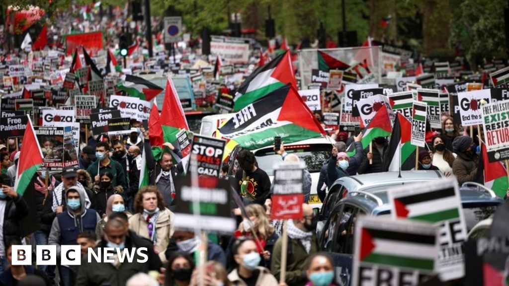 Thousands protest in London over Israel-Gaza violence Thousands protest in London over Israel-Gaza violence